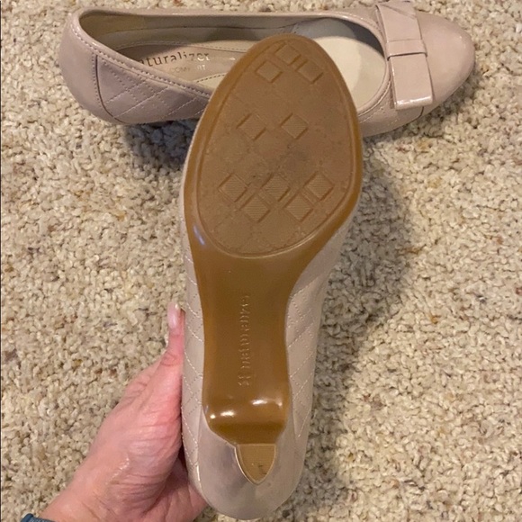 NWOT Naturalizer heels - Picture 2 of 4